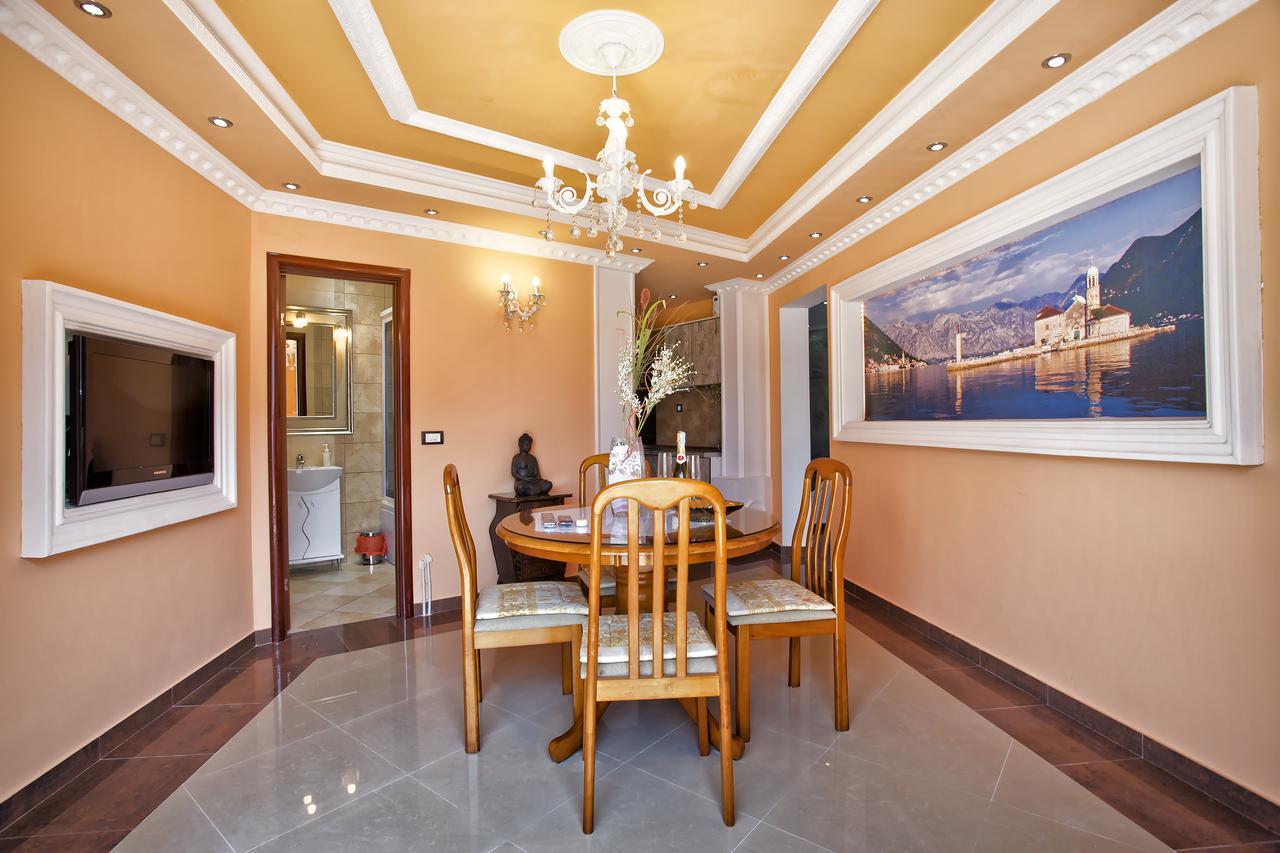 Apartments Admiral Пераст Екстериор снимка