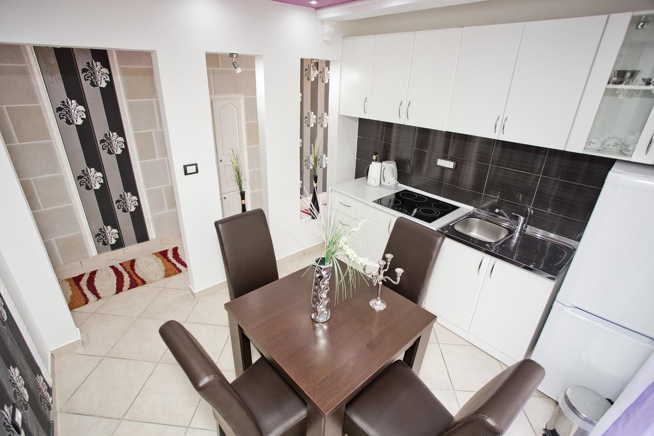 Apartments Admiral Пераст Екстериор снимка